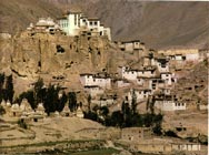 Ladakh_Lamayuru1_tn